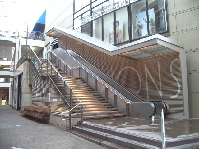 perforated metal screen wall escalator 2